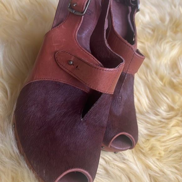 UGG NICCO studded platform leather & cowhide heels - Picture 6 of 9